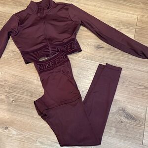 Nike Women's Maroon Leggings Set
